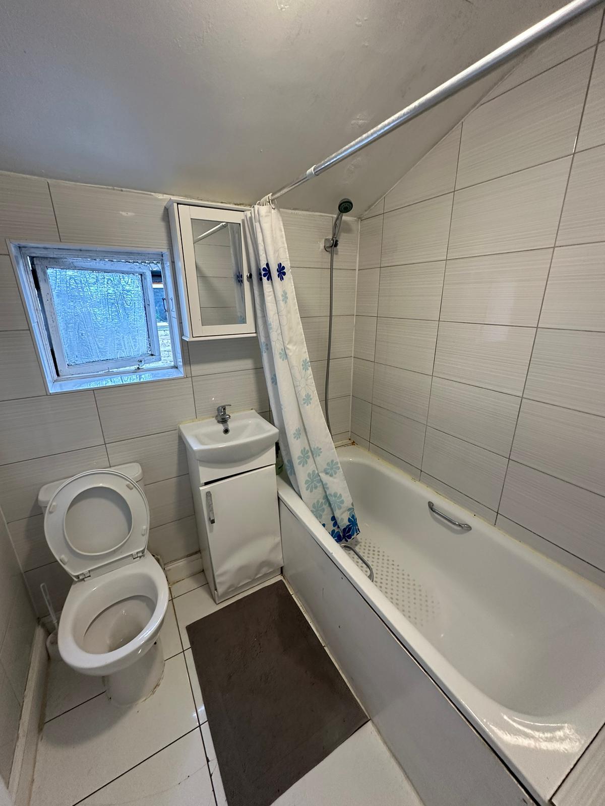 🌟Large Double or Single Room – Upper Road, Plaistow (E13 0D
